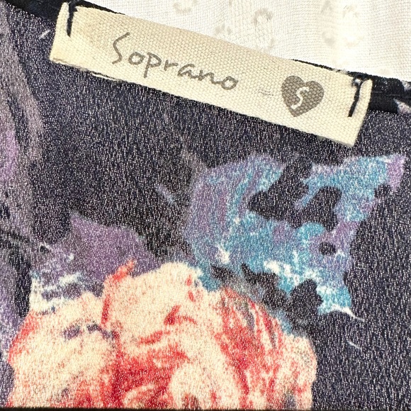 Soprano | Floral Kimono! Size Small - Picture 3 of 7